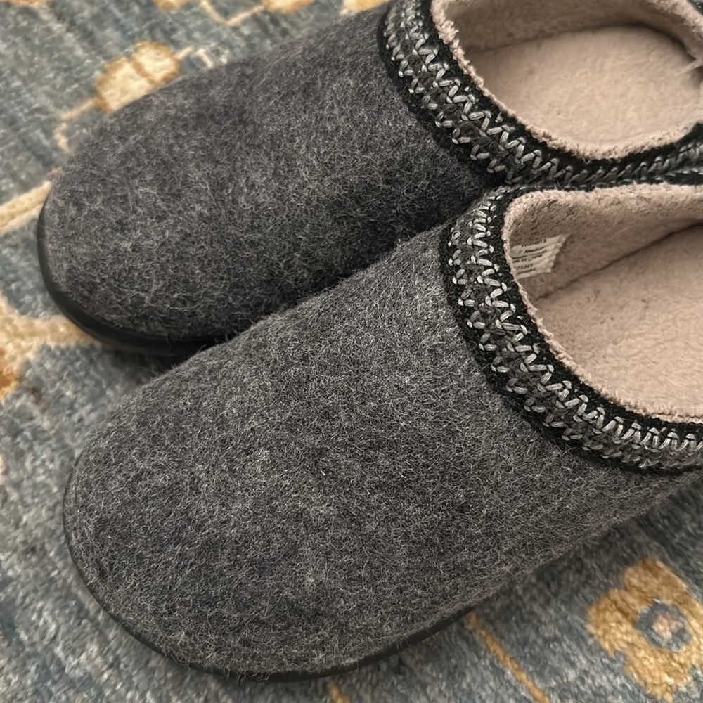 LL Bean Scandinavian clogs